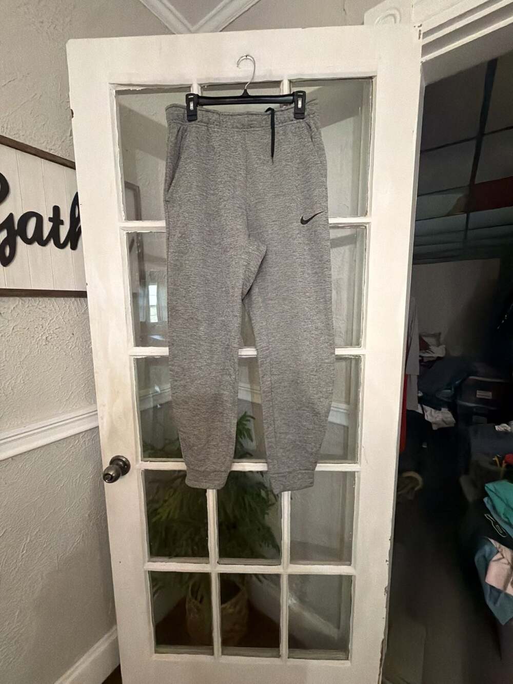 Nike Therma-FIT Gray Athletic Jogger Sweatpants Size M